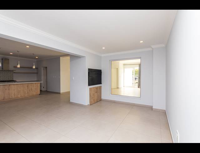 4 BEDROOM FREEHOLD FOR SALE IN SAGEWOOD